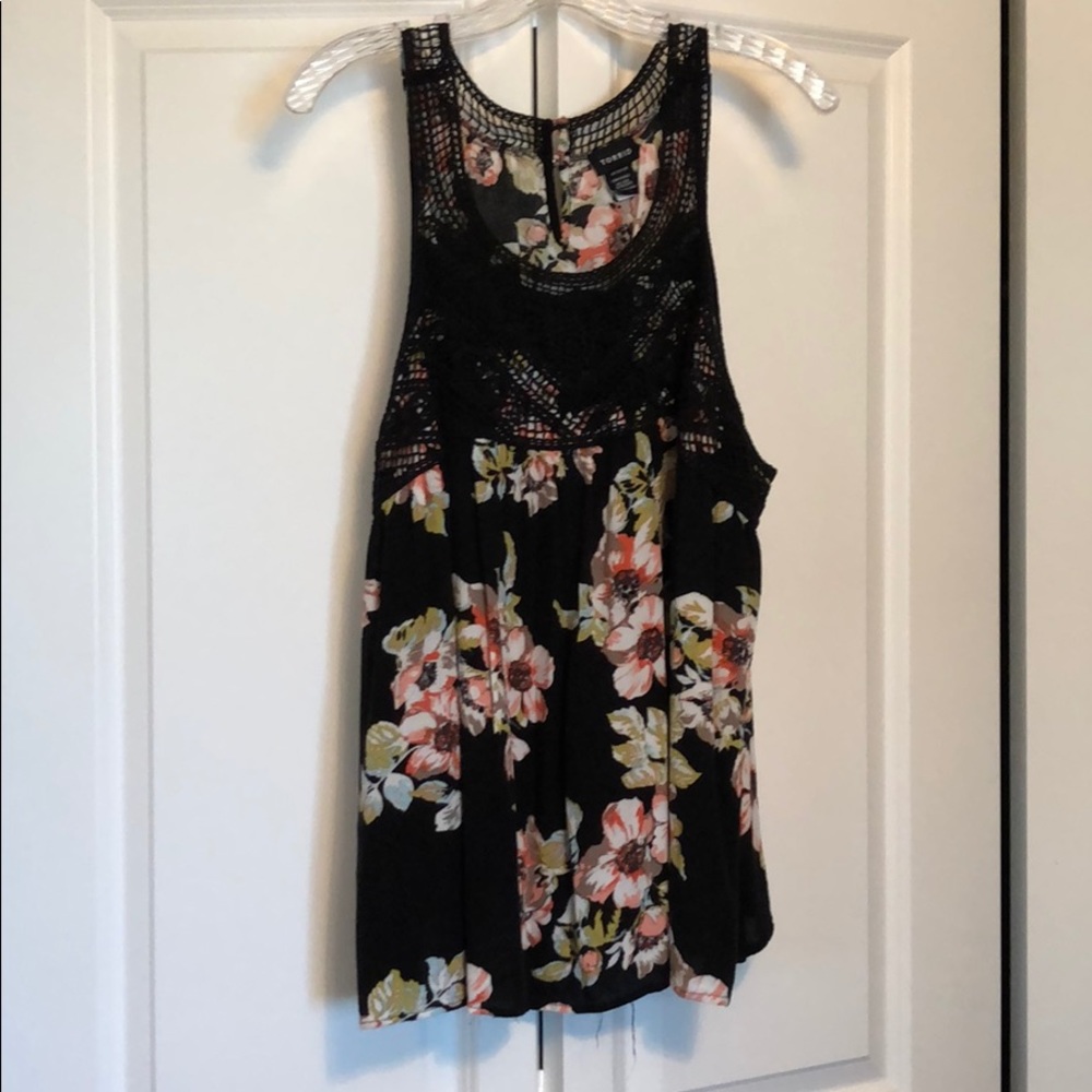Torrid size 3 flowery tank top